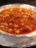 Cacerola de garbanzos y chorizo