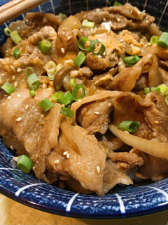 【Lin 桑食堂】薑汁豬肉丼 的食譜成品照片