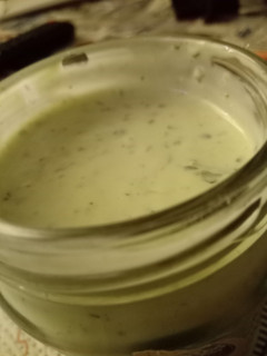Una foto de Mayonesa de ajo y perejil