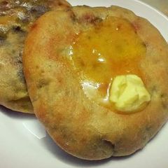 A picture of Baked aloo kulcha or Amritsari kulcha.