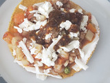 Tostadas de picadillo de res (ternera)