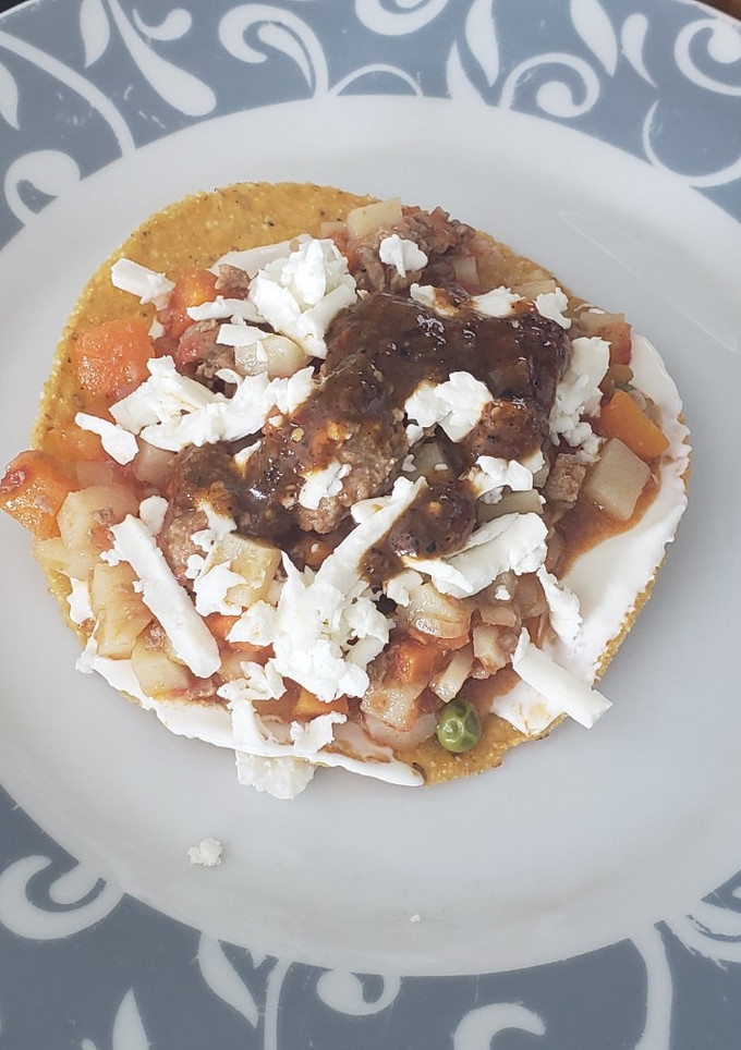Una foto de Tostadas de picadillo de res (ternera)
