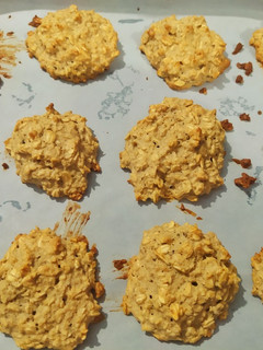 Una foto de Galletas ligeras de avena y plátano