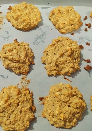 Una foto de Galletas ligeras de avena y plátano (sin azúcar)