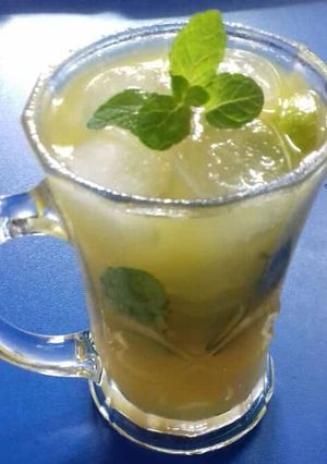 बेलफळाचे सरबत /वुड अप्पल ज्यूस (Belfalache sarbat recipe in marathi) रेसिपी चे मुख्य फोटो 