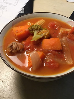 番茄蔬菜湯 /簡單的快煮鍋料理 的食譜成品照片