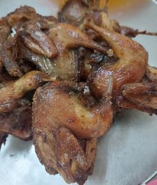 chim cút chiên bơ