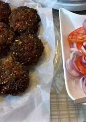 A picture of Gola kabab.