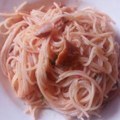 A picture of Spaghetti with sausage.