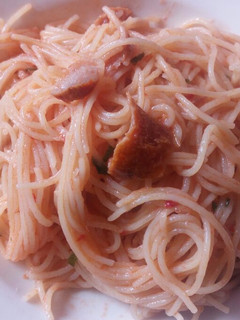 A picture of Spaghetti with sausage.