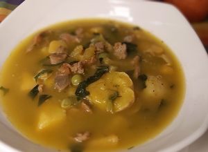 Una foto de Sopa de mollejas