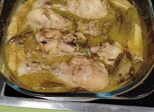 Foto principal de Pollo al ajillo, patatas y pimientos con Thermomix (Ideas del chef)