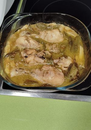 Una foto de Pollo al ajillo, patatas y pimientos con Thermomix (Ideas del chef)