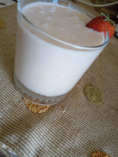 A picture of Reusing left over cake....Cake milkshake.