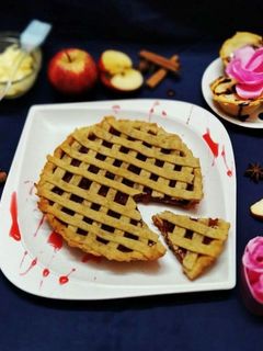 એપલ પાઈ વિધાઉટ ઓવન (Apple Pie Without Oven Recipe In Gujarati) રેસીપી મુખ્ય ફોટો
