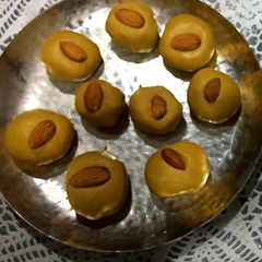 Besan laddu A picture of Besan laddu.