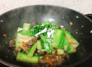 Hình của món Mướp Xào Mề Gà.