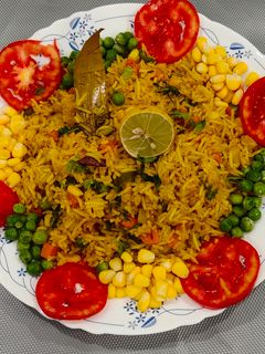 વેજિટેબલ પુલાવ (Vegetable Pulao Recipe In Gujarati) રેસીપી મુખ્ય ફોટો