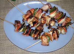 Una foto de Brochette de Pollo Multicolor