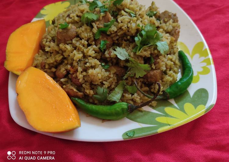 Steps to Make Super Quick Homemade Soyabean Palak Pulao