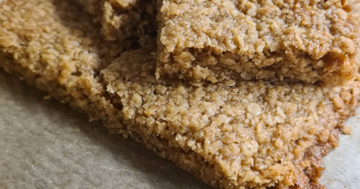 Golden syrup flapjack Recipe by Ellie Minchell - Cookpad