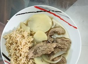 Una foto de Bisteces de puerco con papas estilo Yucateco