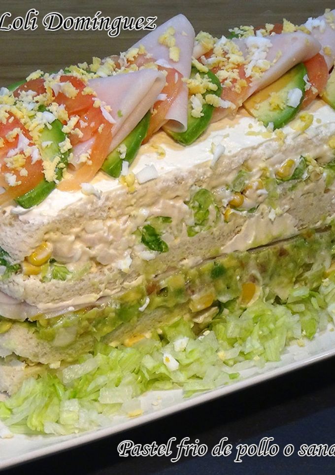 Una foto de Pastel frío de pollo o sandwichón de pollo