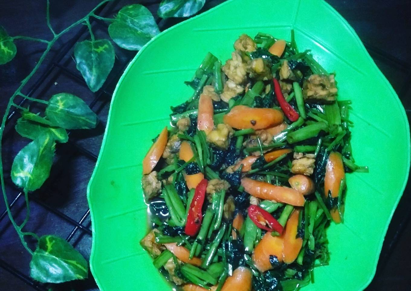 Tumis kangkung wortel tempe
