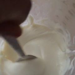 A picture of Homemade mayonnaise.