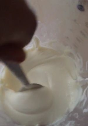 A picture of Homemade mayonnaise.
