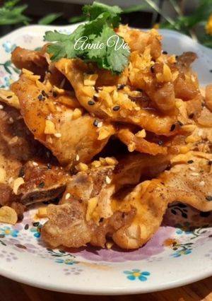 Hình của món Sườn cốt lết chiên nước mắm.
