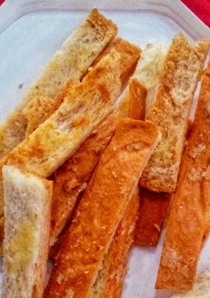 A picture of Cheesy Savoury Crisp from Leftover Sandwich Crusts.