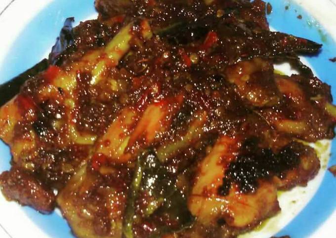 Bagaimana mengolah Ayam bumbu rujak ala mega, Lezat Sekali