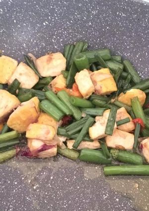 Foto resep Tumis Bunga Bawang Tofu