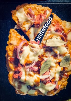 A picture of Chicken crust pizza.