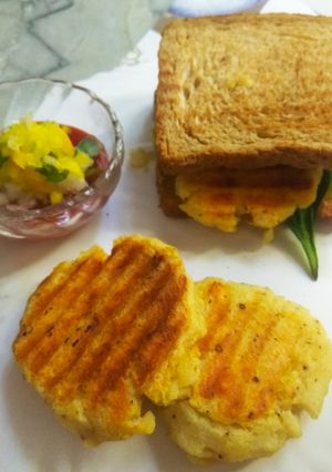 A picture of Aloo tikki veggies sandwich.