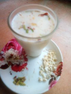 मसाला मेवा दूध (masala mewa doodh recipe in Hindi) रेसिपी मुख्य फोटो