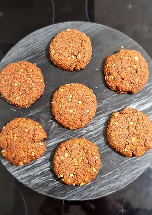 A picture of Coconut and hazelnut chocolate cookies.