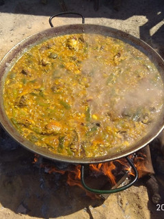 Una foto de Paella valenciana
