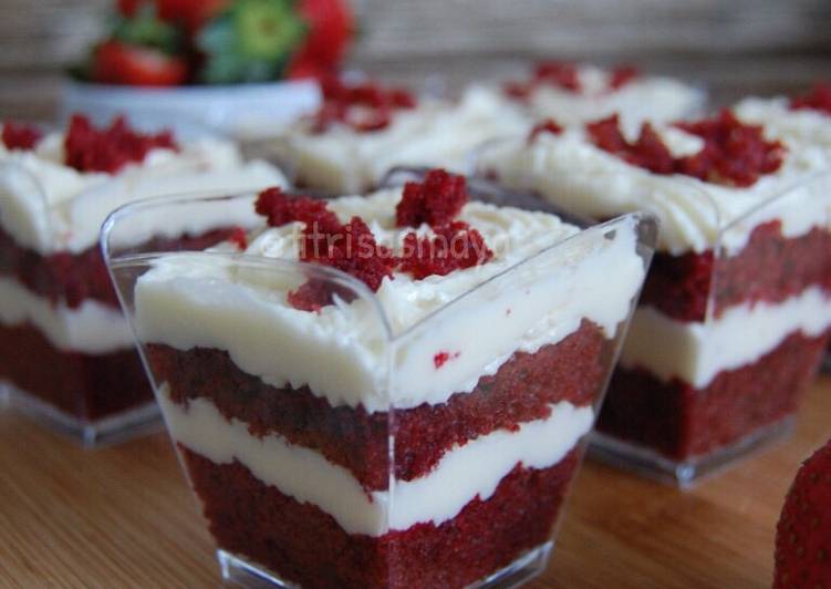 Red velvet mini Cups; tanpa mixer, satu Telur