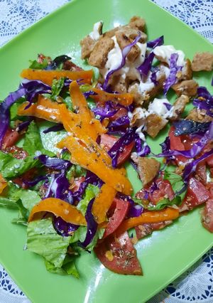 Una foto de Ensalada arco iris