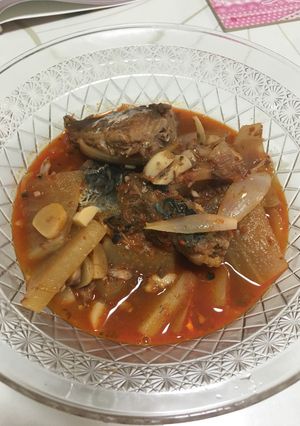 Hình của món Cá hộp rim cay.