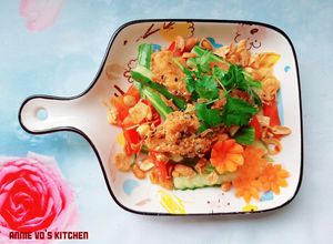 Hình của món Gỏi gà dưa leo.