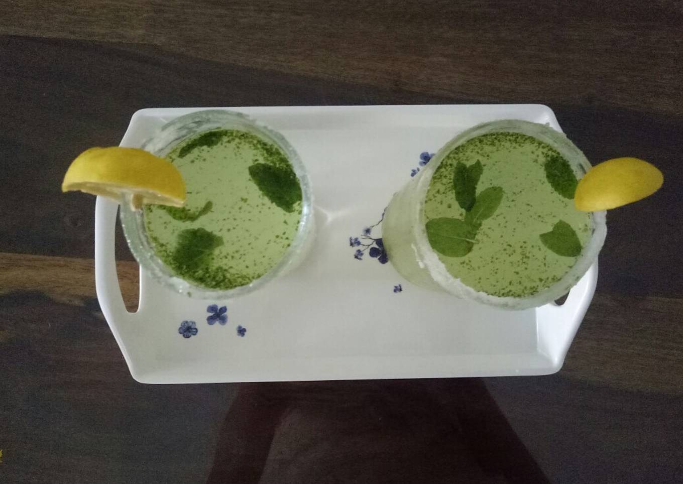 Refreshing mint lemonade