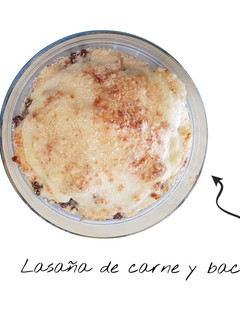 Una foto de Lasaña de carne y bacon