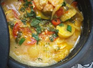 Foto de "Uma moqueca arretada" (moqueca de camarão com banana da terra)