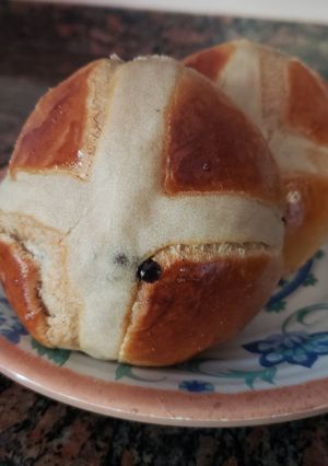 Una foto de Pancitos con cruz (Hot cross buns)