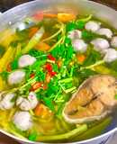 Canh chua cá cam bò viên (phiên bản vét tủ lạnh)