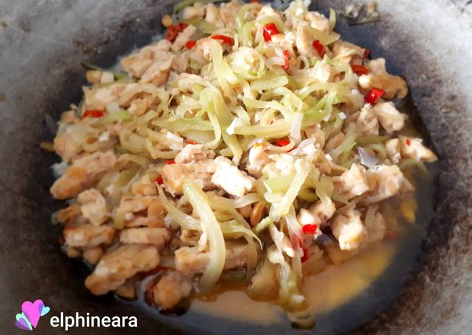 Oseng Labu Siam/Waluh dengan Tempe