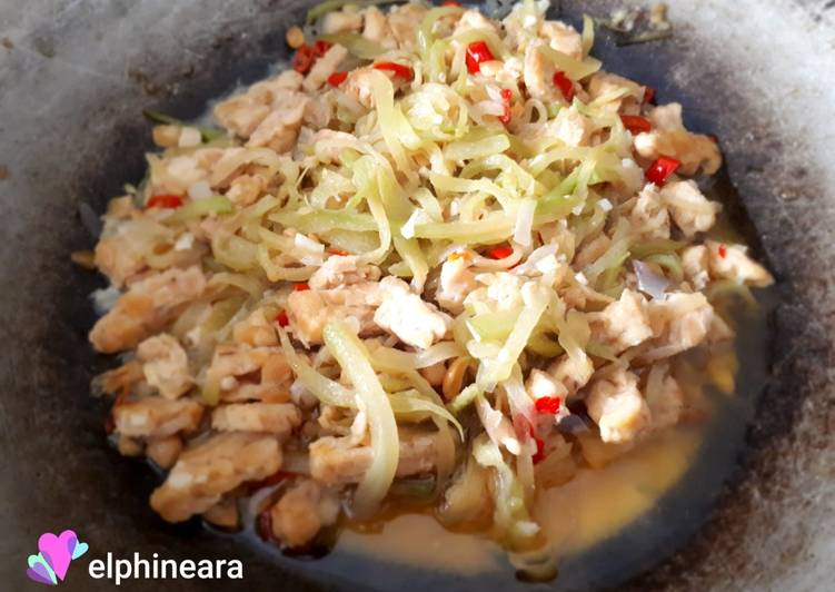 Oseng Labu Siam/Waluh dengan Tempe Oseng Labu Siam/Waluh dengan Tempe